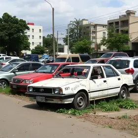 veículos abandonados